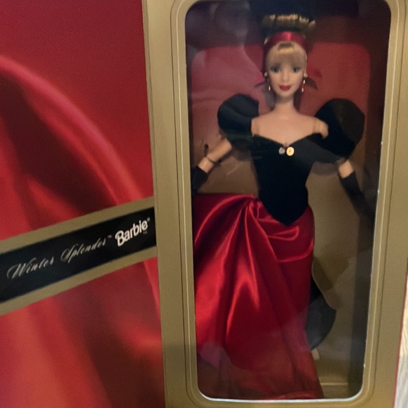 New In Box - Vintage Avon Winter Splendor Barbie - Picture 6 of 7